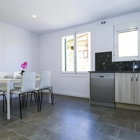 New Queens 1a Planetcostadorada Apartman